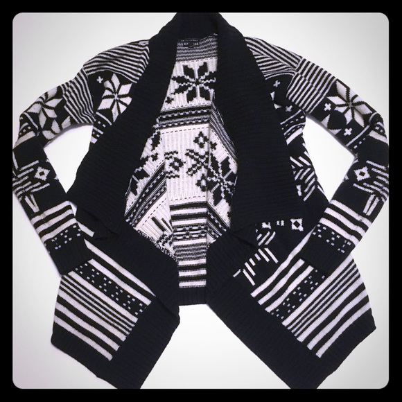 Express Sweaters - Express black & off white snowflake cardigan